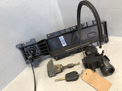 Range Rover L322 Ignition Barrel with Key Lock Set TD6 2002 to 2006 R19095