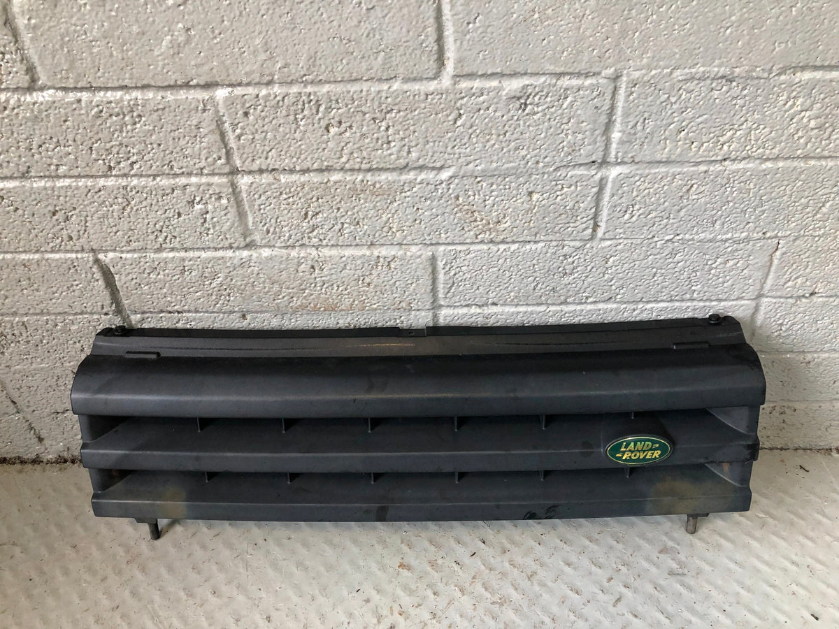 Discovery 2 Front Grille Facelift Land Rover Black 2002 to 2004 R19026