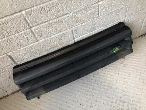 Discovery 2 Front Grille Facelift Land Rover Black 2002 to 2004 R19026