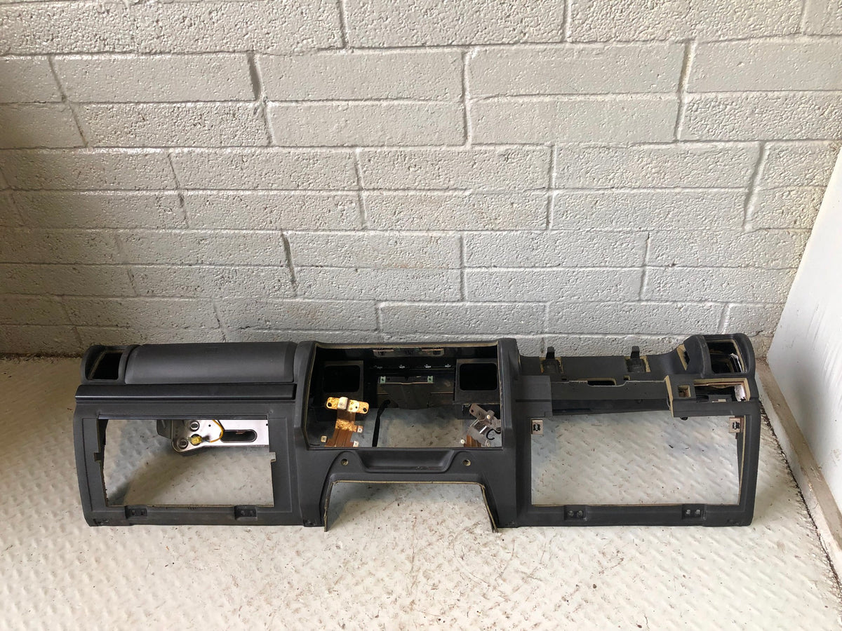 Discovery 2 Dashboard Complete Facelift in Black 2002 to 2004 R19026