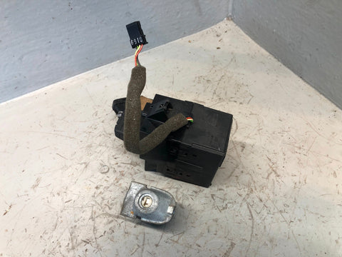 Freelander 2 Ignition Barrel with 2 Key Door Lock Land Rover 2006 to 2015 R09125