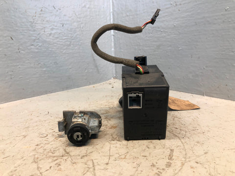 Freelander 2 Ignition Barrel with 2 Key Door Lock Land Rover 2006 to 2015 R09125