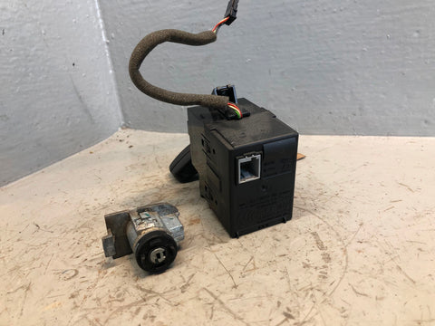 Freelander 2 Ignition Barrel with 2 Key Door Lock Land Rover 2006 to 2015 R09125