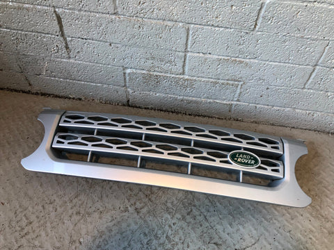 Discovery 4 Grille Front Silver Land Rover 2009 to 2016 L05125