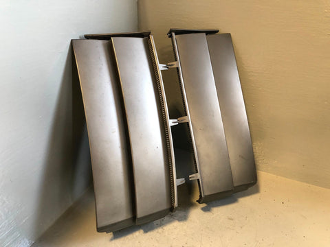 Range Rover L322 Wing Side Grille Vents Standard Grey Pair 2006 to 2013 R17075