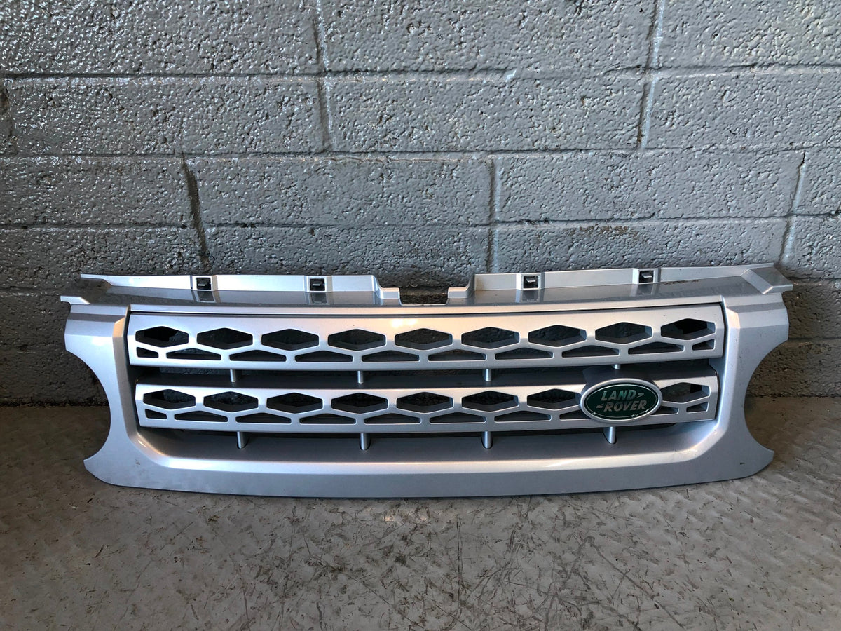Discovery 4 Grille Front Silver Land Rover 2009 to 2016 L05125