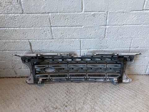 Discovery 4 Grille Front Silver Land Rover 2009 to 2016 L05125