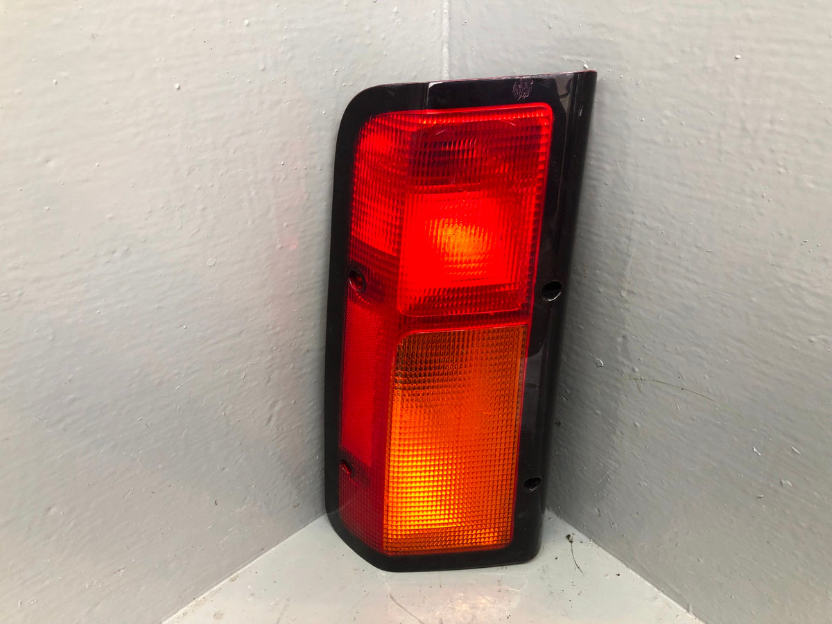 Discovery 2 Rear Light Upper Facelift Near Side Land Rover 2002 to 2004 R19026