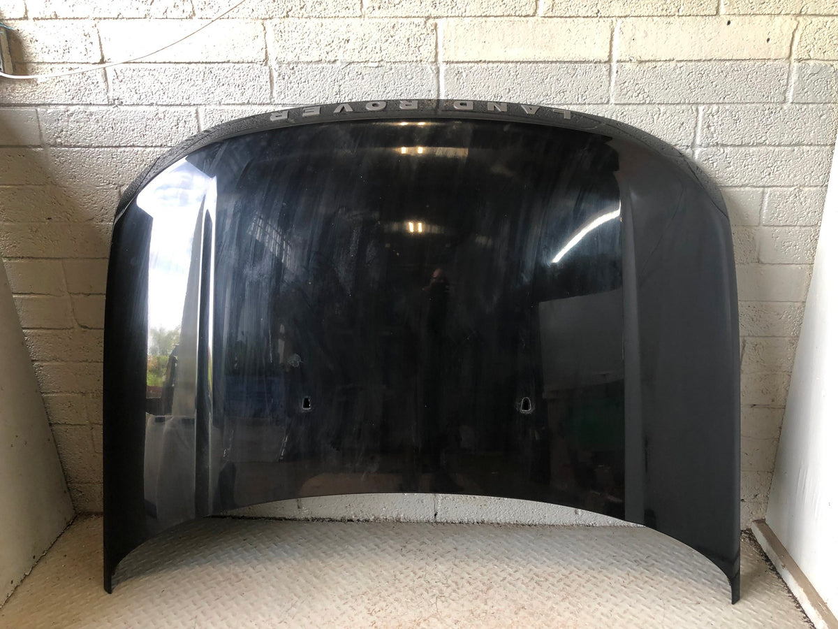 Discovery 4 Bonnet in Santorini Black LRC 820 Land Rover 2009 to 2016 D28046