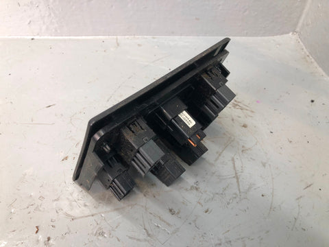 Discovery 2 Electric Window Switch Pack Black Land Rover 2002 to 2004 R19026