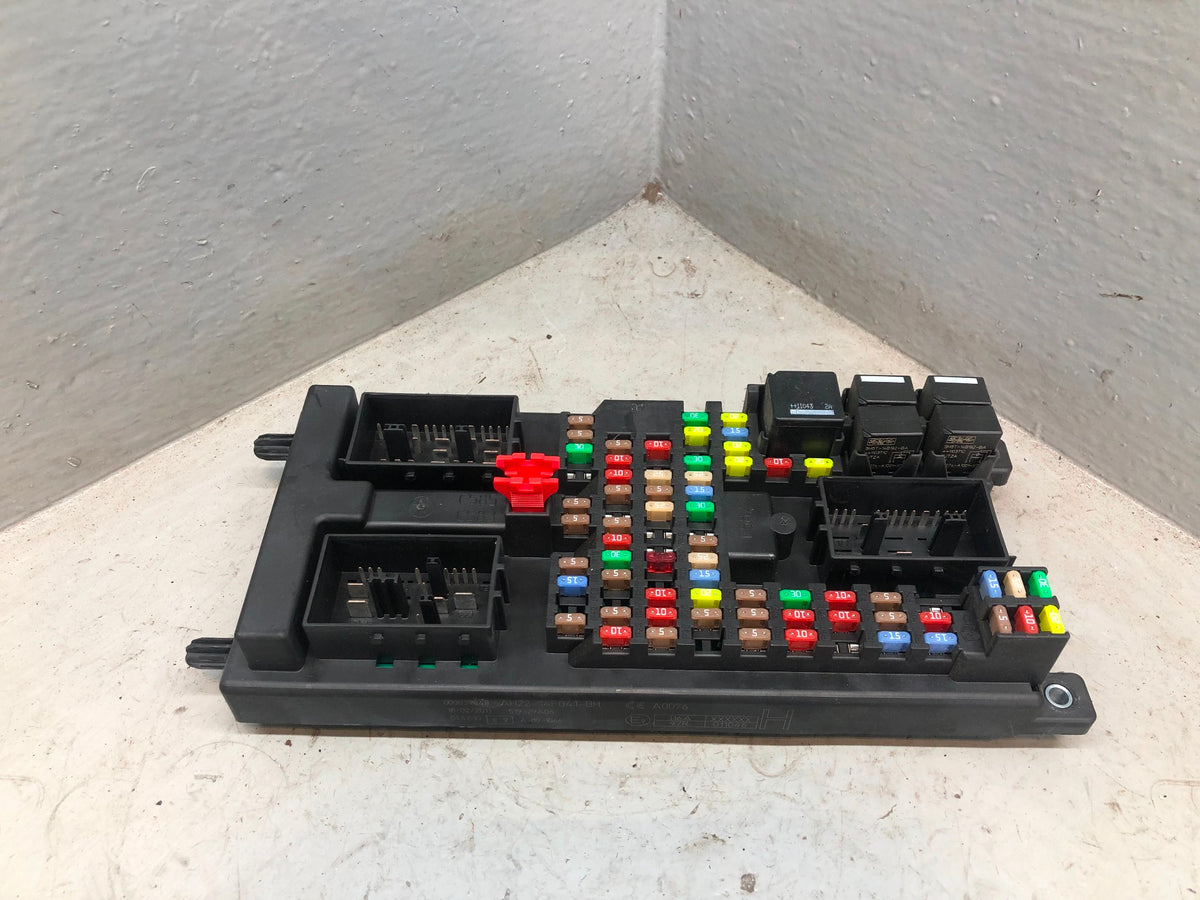 Discovery 4 Fuse Box Body Control Module 3.0 TDV6 AH22-14F041-BH Land Rover