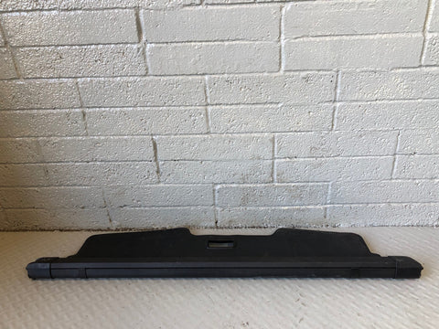 Range Rover Sport Retractable Load Cover in Black L320 2005 to 2013 L19095
