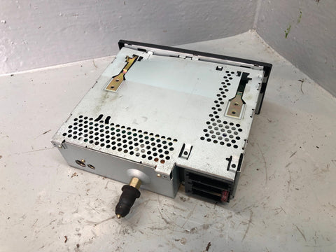 Discovery 2 Stereo Head Unit Radio Cassette XQD000110PUY Land Rover R19026