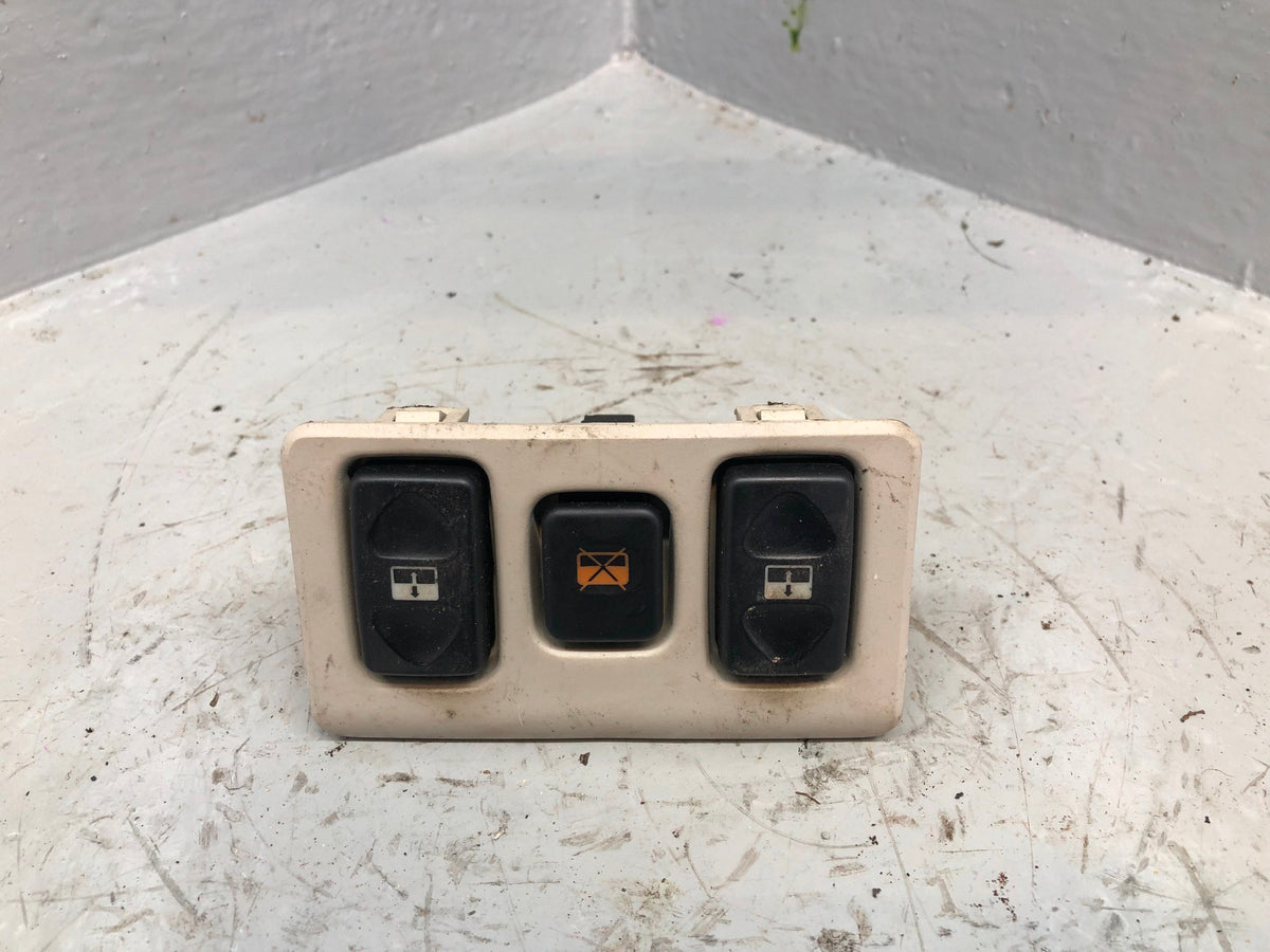 Discovery 2 Sunroof Switches And Housing Land Rover 1998 to 2004