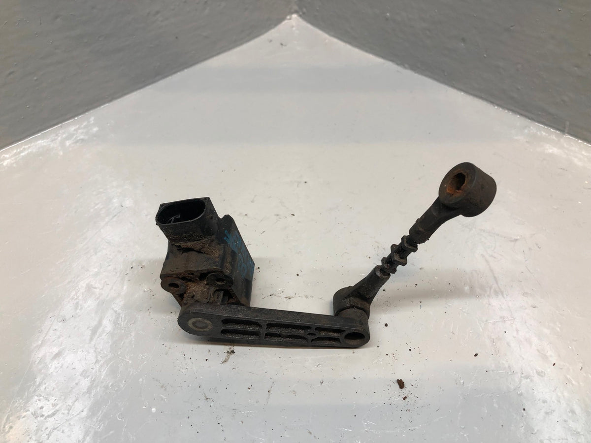 Discovery 3 Ride Height Sensor Front Off Side RQH500061 2004 to 2009