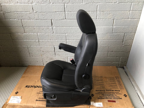 Discovery 4 HSE Seats Leather in Black Land Rover 2014 to 2016 Facelift K19085