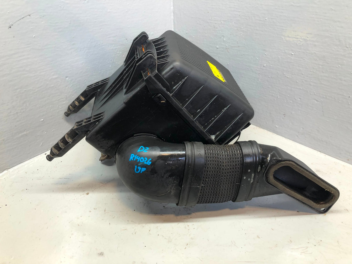 Discovery 2 Air Box Filter Housing 2.5 TD5 15p L318 Land Rover 2002 to 2004