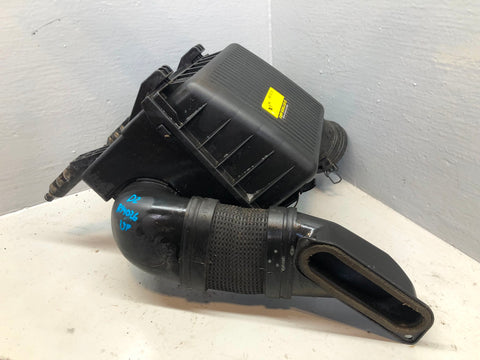 Discovery 2 Air Box Filter Housing 2.5 TD5 15p L318 Land Rover 2002 to 2004
