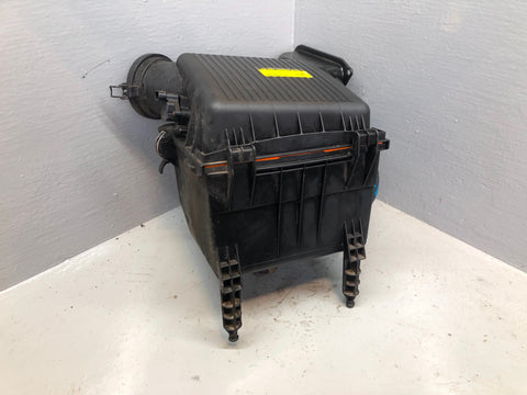 Discovery 2 Air Box Filter Housing 2.5 TD5 15p L318 Land Rover 2002 to 2004
