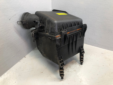 Discovery 2 Air Box Filter Housing 2.5 TD5 15p L318 Land Rover 2002 to 2004
