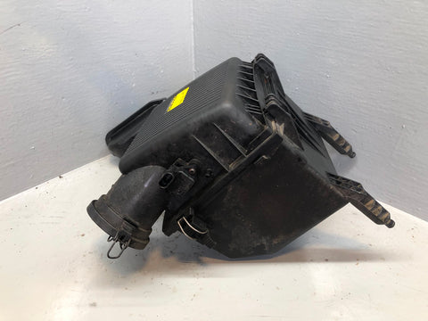 Discovery 2 Air Box Filter Housing 2.5 TD5 15p L318 Land Rover 2002 to 2004