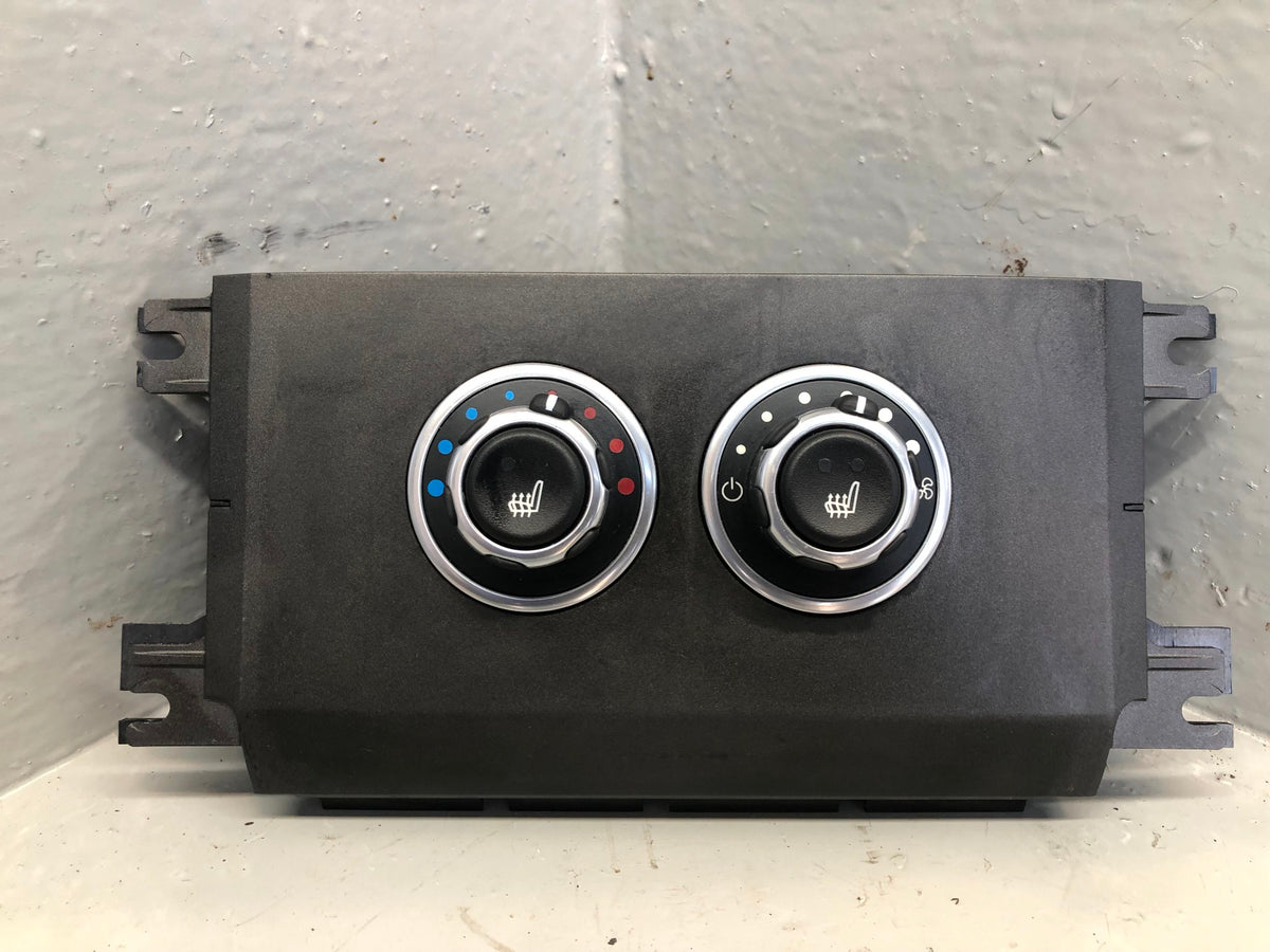 Range Rover L322 Rear Centre Console Heater Control Switch P7H42-18C612-JB