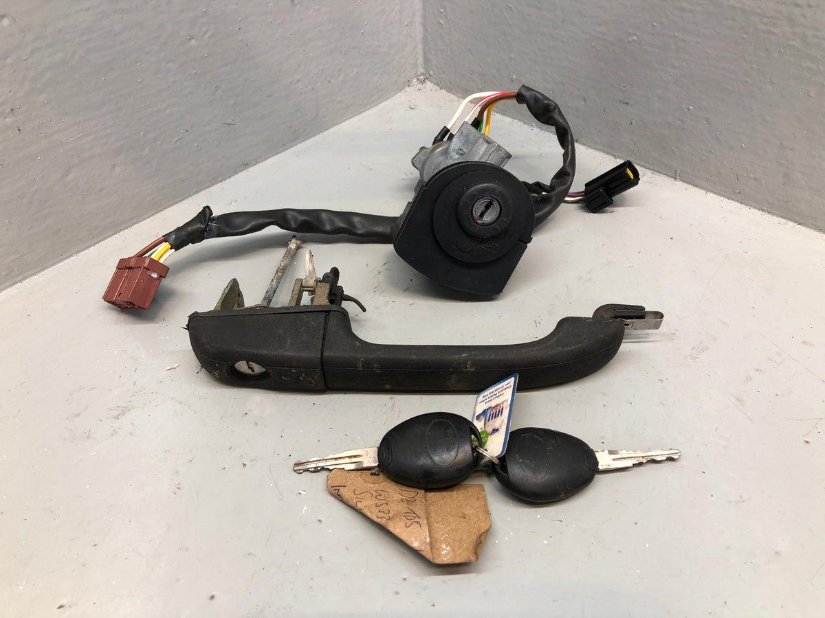Discovery 2 Ignition Barrel Key and Door Handle Land Rover 1998 to 2004 R28105