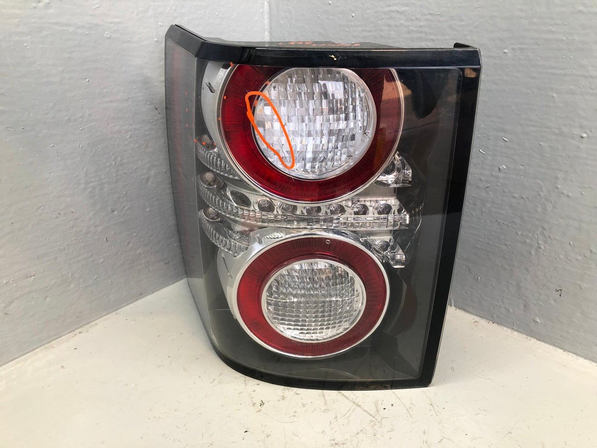 Range Rover L322 Tail Near Side Rear Light LED Grey Insert Facelift L24026