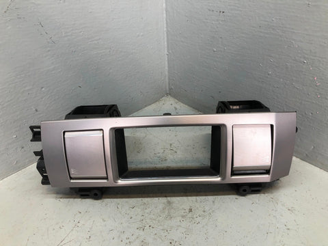 Jaguar XF Dashboard Air Vents Centre 8X23-19K617-BJ / AJ X250 2007 to 2012