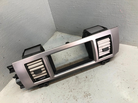 Jaguar XF Dashboard Air Vents Centre 8X23-19K617-BJ / AJ X250 2007 to 2012