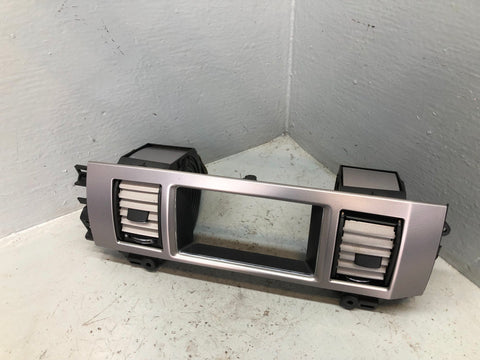 Jaguar XF Dashboard Air Vents Centre 8X23-19K617-BJ / AJ X250 2007 to 2012