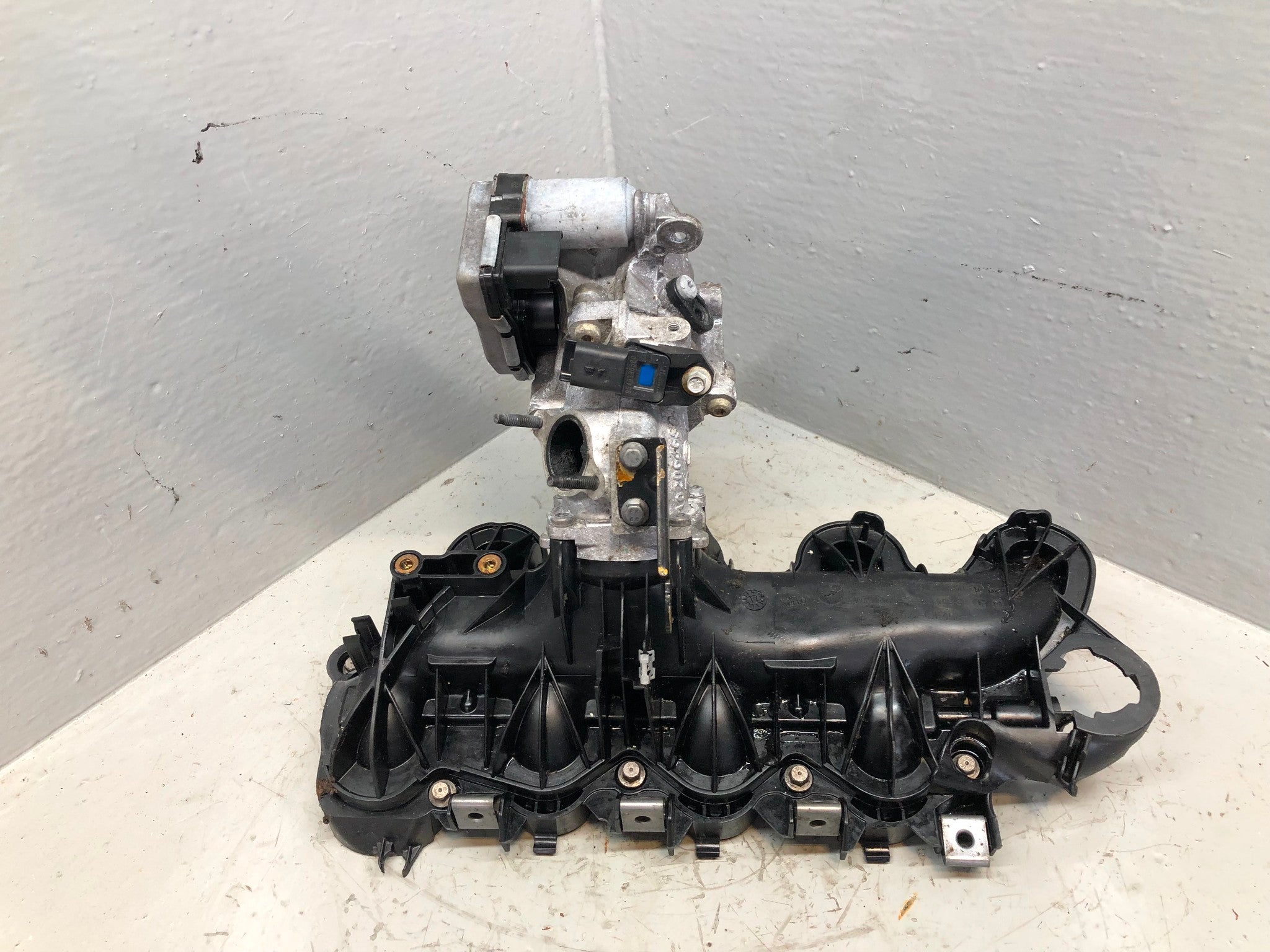 Sd4 Intake Freelander 2 Inlet / Intake Manifold 2.2 SD4 Non-Swirl Throttle Body L ...