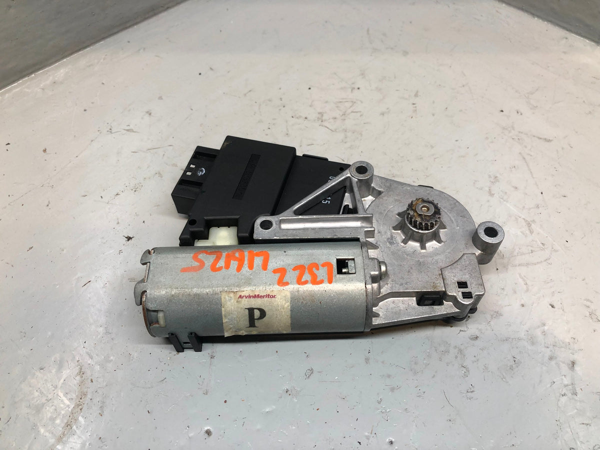 Range Rover L322 Electric Sunroof Motor 67 61 6 910 154 2002 to 2009