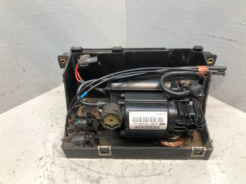 Discovery 2 Air Suspension Compressor Wabco RQG100041 Housing Land Rover R18125