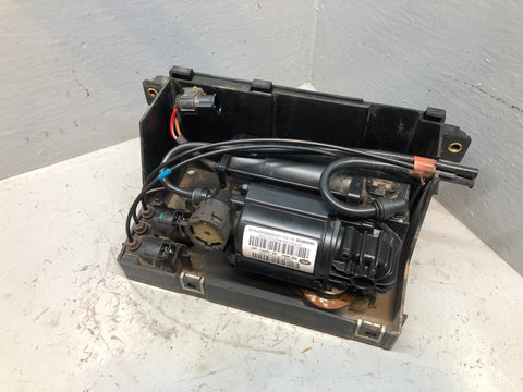Discovery 2 Air Suspension Compressor Wabco RQG100041 Housing Land Rover R18125