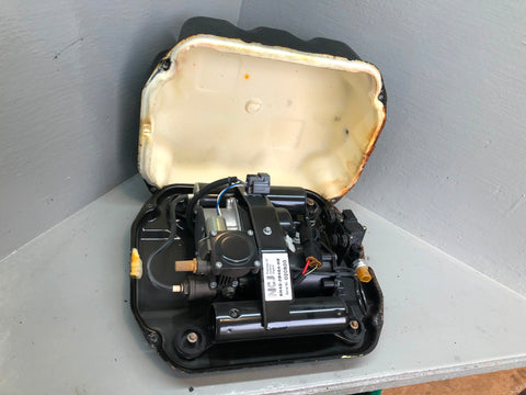 Range Rover L322 Air Suspension Compressor Pump Hitachi RQU500302 L24026