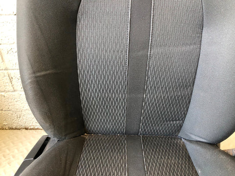 Discovery 4 Seats Cloth Manual x 5 in Black Land Rover 2009 to 2014 K30075