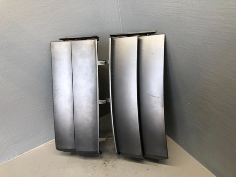 Range Rover L322 Wing Side Grille Vents Standard Grey Pair 2002 to 2013 R19095