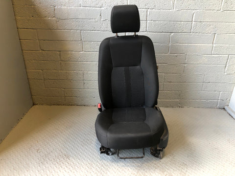 Discovery 4 Seats Cloth Manual x 5 in Black Land Rover 2009 to 2014 K30075