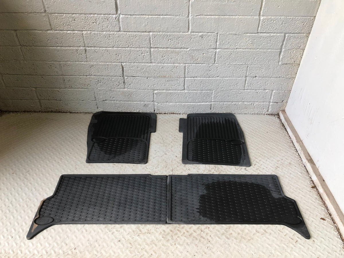 Discovery 2 Floor Mats Rubber Genuine Set of 4 Land Rover 1998 to 2004 R19026