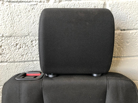 Discovery 4 Seats Cloth Manual x 5 in Black Land Rover 2009 to 2014 K30075