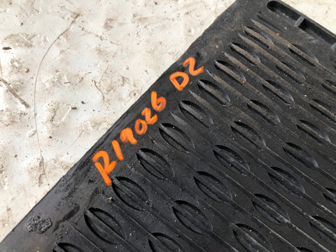 Discovery 2 Floor Mats Rubber Genuine Set of 4 Land Rover 1998 to 2004 R19026