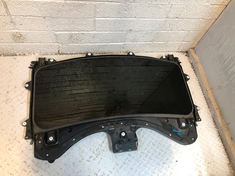 Discovery 4 Sunroof Complete with Motor and Blind Land Rover 2009 to 2016 K17125