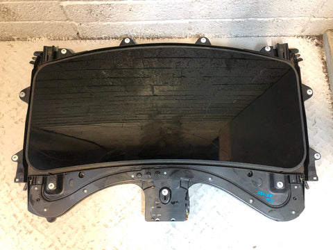 Discovery 4 Sunroof Complete with Motor and Blind Land Rover 2009 to 2016 K17125