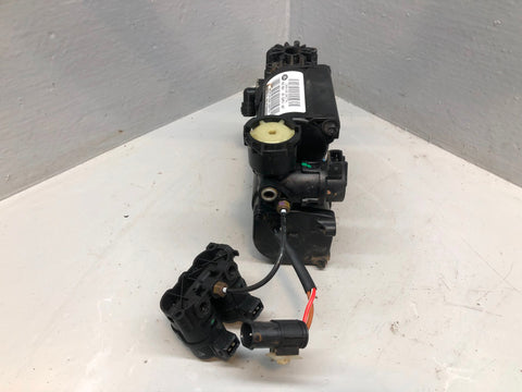 Discovery 2 Air Suspension Compressor Wabco RQG100041 Land Rover 1998 to 2004