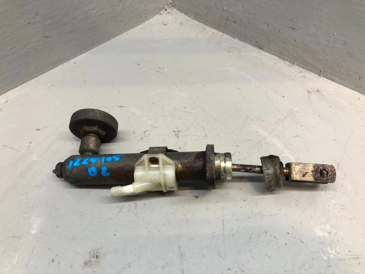 Discovery 2 Clutch Master Cylinder STC000280 TD5 Land Rover 1998 to 2004 R28105
