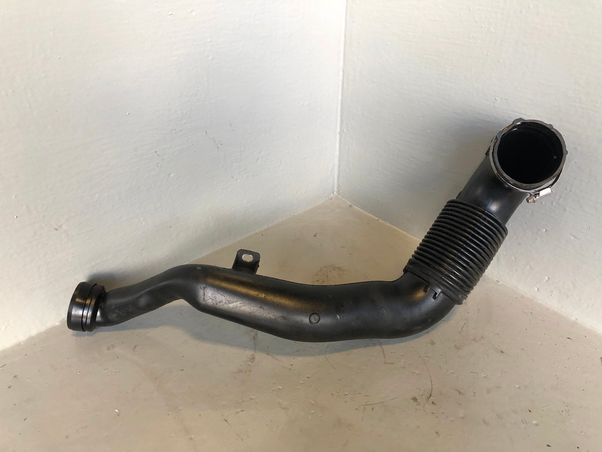 Range Rover L405 Intercooler Pipe Off Side 3.0 TDV6 CPLA-9C620-AA 2013 to 2017