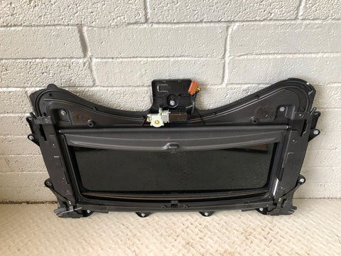 Discovery 4 Sunroof Complete with Motor and Blind Land Rover 2009 to 2016 K30095