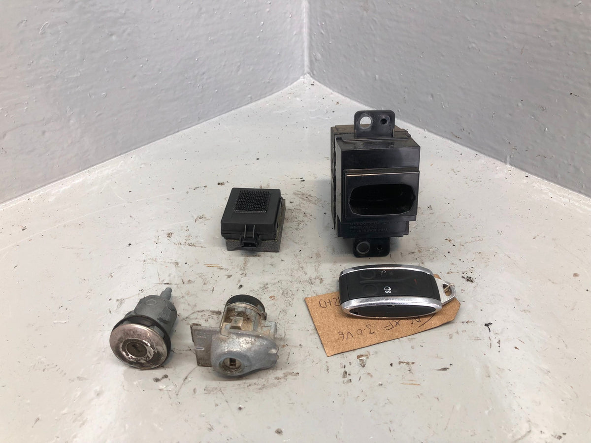 Jaguar XF Ignition Barrel with Key Door Lock Land Rover 2008 to 2015 L24036