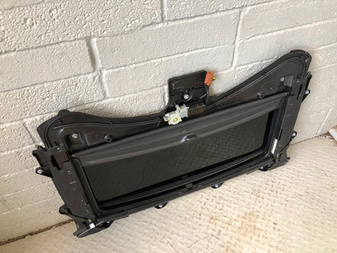 Discovery 4 Sunroof Complete with Motor and Blind Land Rover 2009 to 2016 K30095